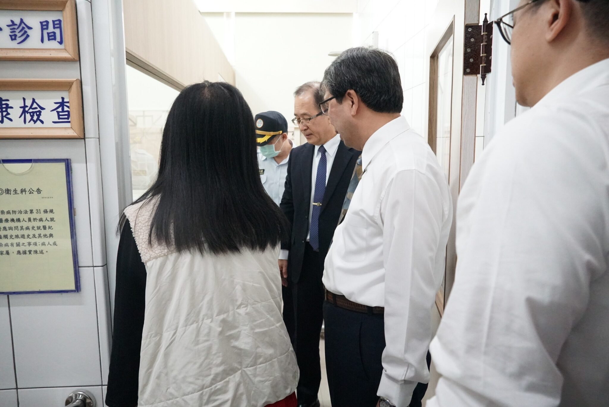 署長非常關心衛生科及收容人的醫療門診環境